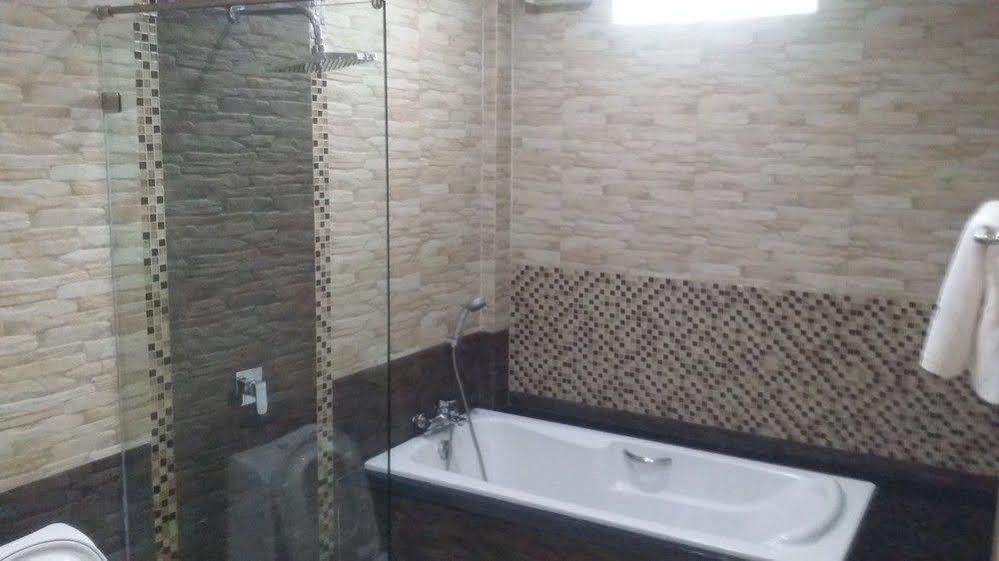 Martina Hotel Surin Zewnętrze zdjęcie